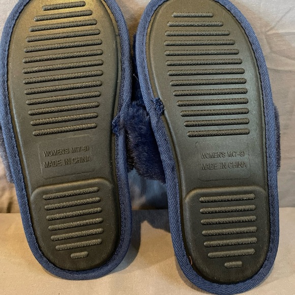 Seattle Seahawks Faux Fur Slip On Slippers‎ NFL Womens Size M 7-8 - Picture 5 of 5